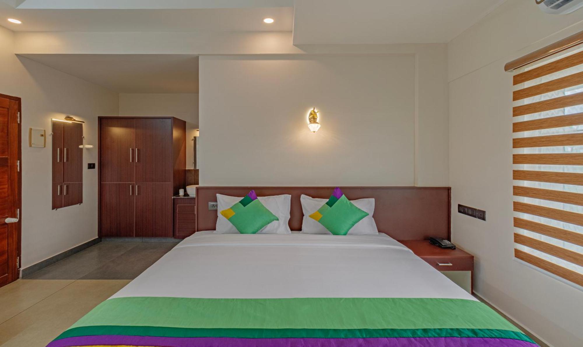 Treebo Amigos Residency Cochin Airport Hotel Kochi Exterior foto